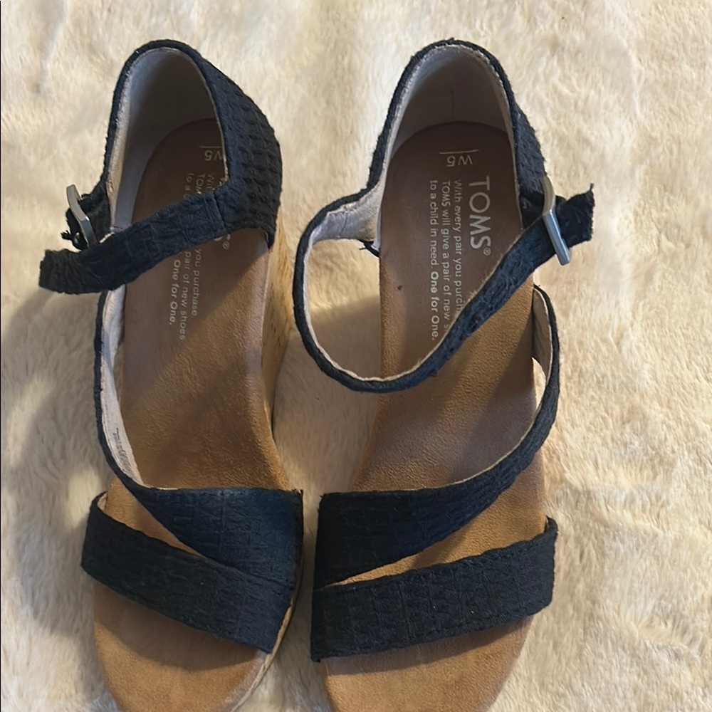 Toms Black Wedge Shoes with Comfortable Design